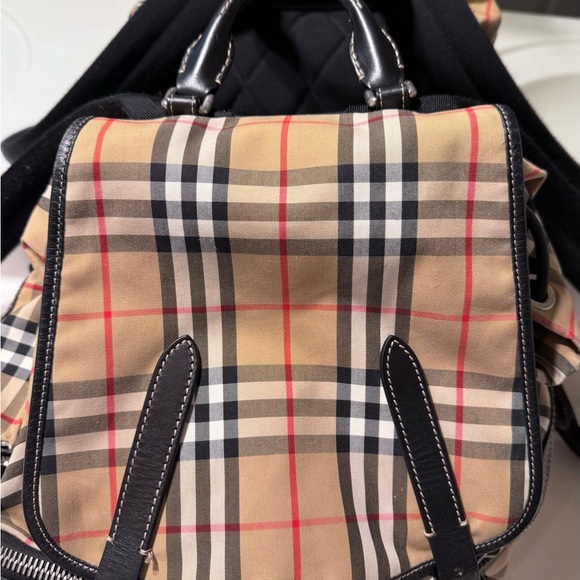 100% Authentic BURBERRY Vintage Check Backpack - UNISEX - Free Shipping - Picture 13 of 14